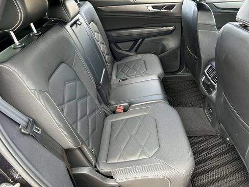 Used 2024 Volkswagen Atlas Cross Sport SE FWD image 26