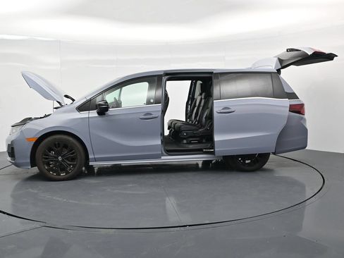 Used 2025 Honda Odyssey Sport-L image 23