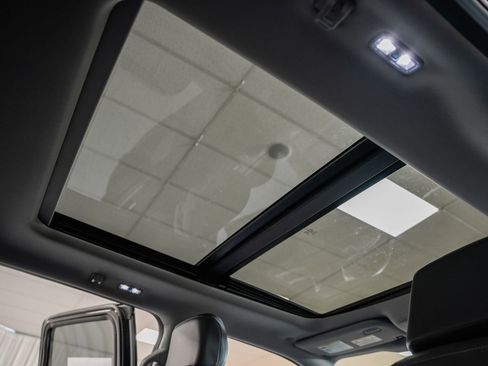 Certified 2022 Ford F150 Lariat w/ Equipment Group 502A High image 39