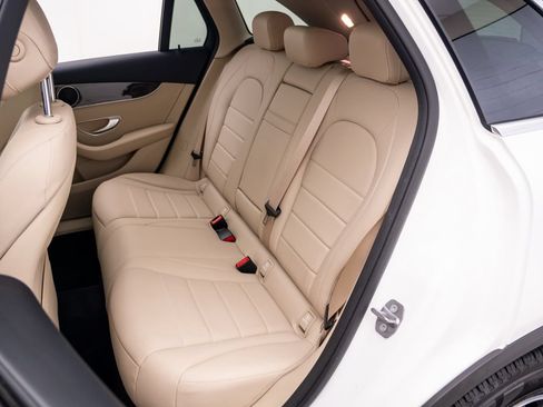 Used 2019 Mercedes-Benz GLC 300 4MATIC image 17
