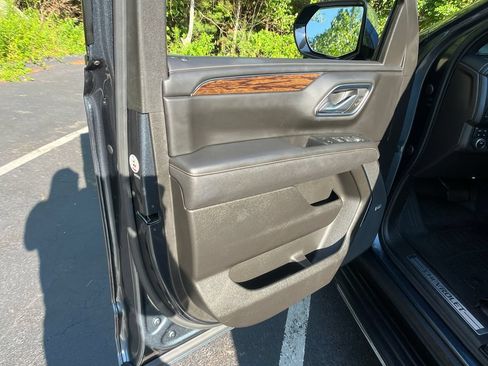 Used 2021 Chevrolet Tahoe Premier AWD/4WD image 11