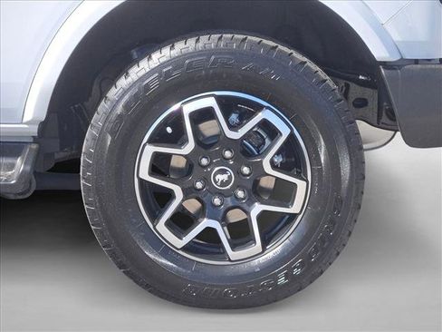 New 2026 Ford Bronco Outer Banks AWD/4WD image 9