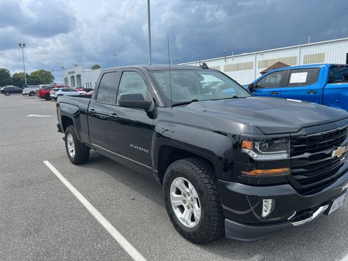 Used 2018 Chevrolet Silverado 1500 LT w/ All Star Edition AWD/4WD image 16