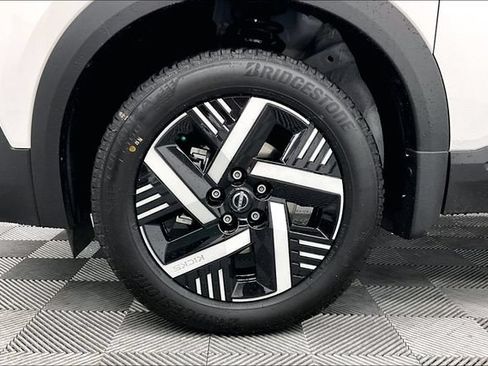 New 2026 Nissan Kicks SV w/ Cold Weather Package FWD image 12