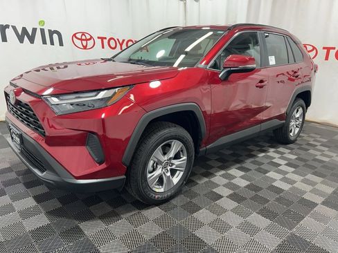 Used 2025 Toyota RAV4 XLE image 3