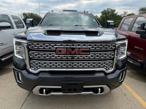 Used 2023 GMC Sierra 3500 Denali w/ Denali Ultimate Package AWD/4WD image 2