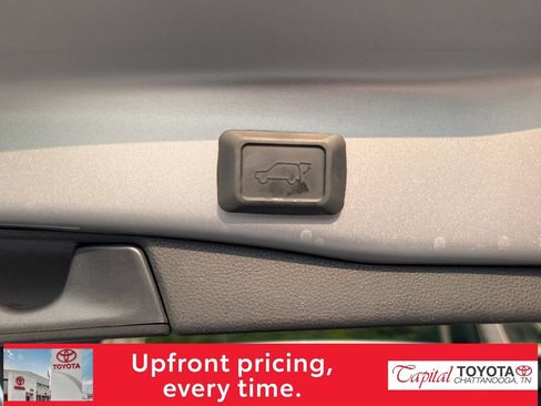 Used 2025 Toyota RAV4 XLE FWD image 11