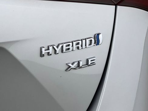 Used 2022 Toyota Prius XLE w/ Premium Convenience Package image 44