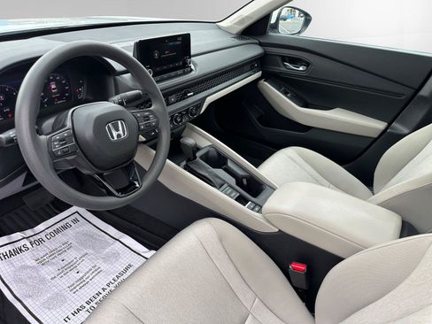 Used 2024 Honda Accord EX image 10