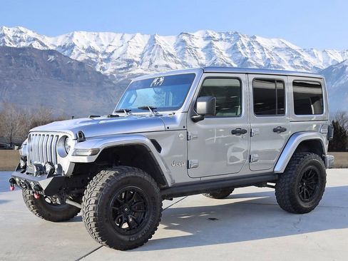 Used 2020 Jeep Wrangler Unlimited Sahara AWD/4WD image 2