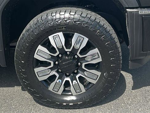 Used 2024 GMC Sierra 2500 Denali w/ Denali Reserve Package AWD/4WD image 13