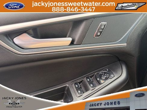 Certified 2024 Ford Edge SEL w/ Convenience Package AWD/4WD image 17