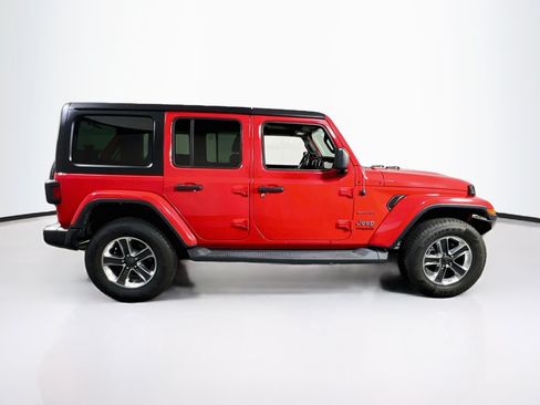 Used 2018 Jeep Wrangler Unlimited Sahara w/ Dual Top Group AWD/4WD image 4