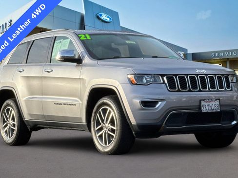 Used 2021 Jeep Grand Cherokee Limited w/ Luxury Group II image 2
