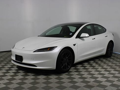Used 2025 Tesla Model 3 Long Range RWD image 3