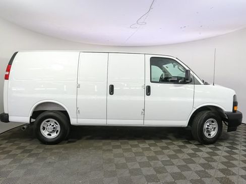 Used 2025 Chevrolet Express 2500 w/ Driver Convenience Package RWD image 12