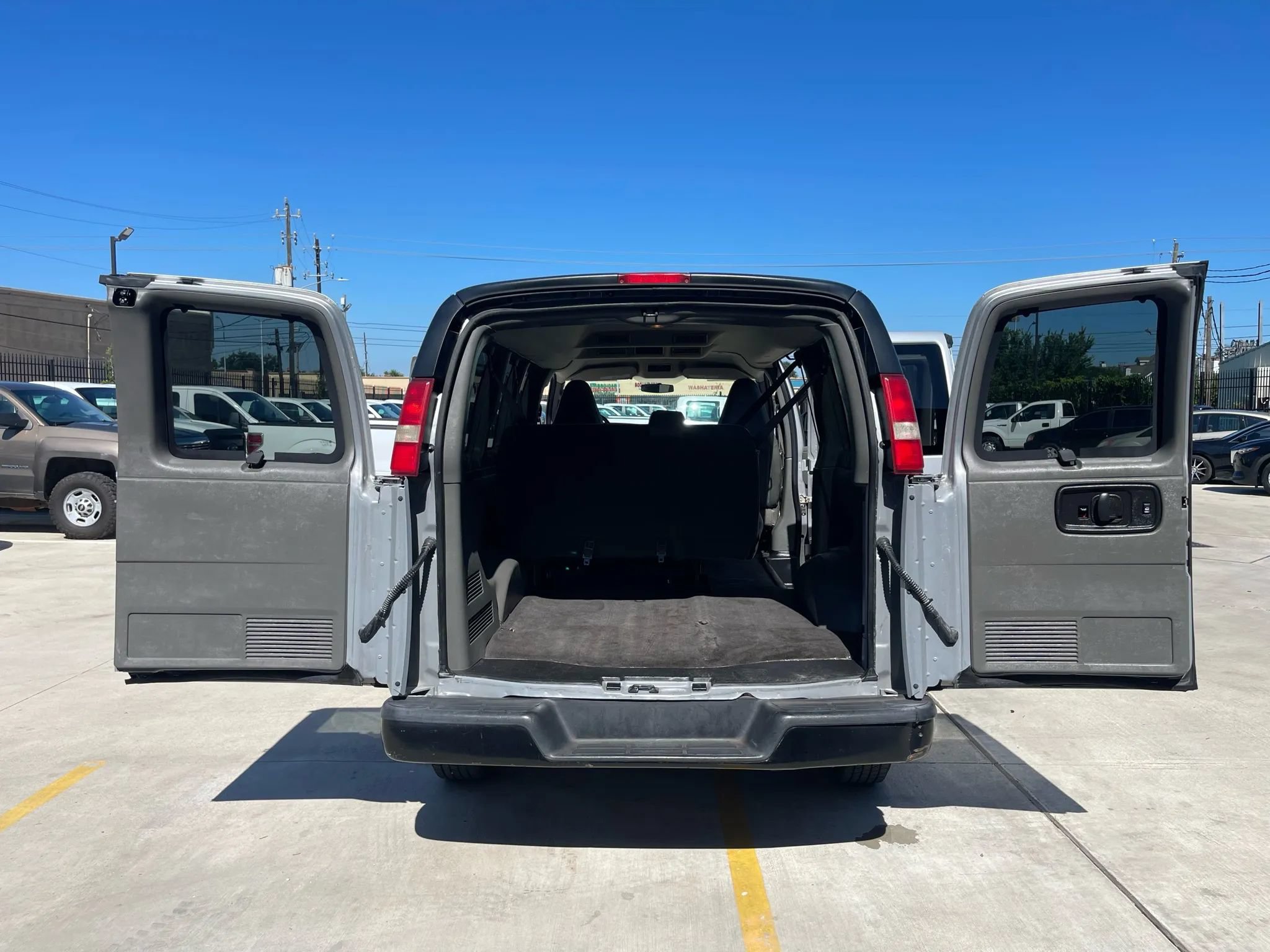 Used 2016 Chevrolet Express 2500 LS RWD image 26