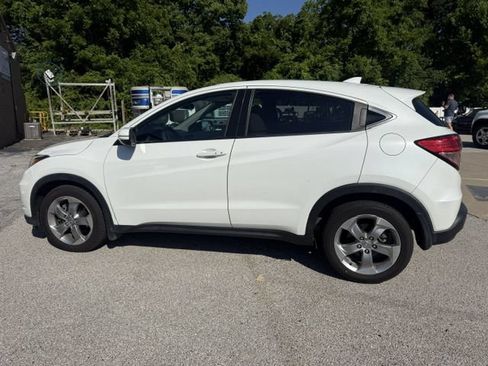 Used 2017 Honda HR-V EX image 4