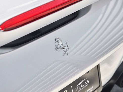 Used 2022 Ferrari F8 Tributo RWD image 15