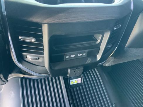 New 2026 RAM 2500 Laramie w/ Night Edition AWD/4WD image 20