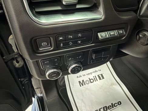 Used 2024 GMC Yukon XL AT4 AWD/4WD image 16