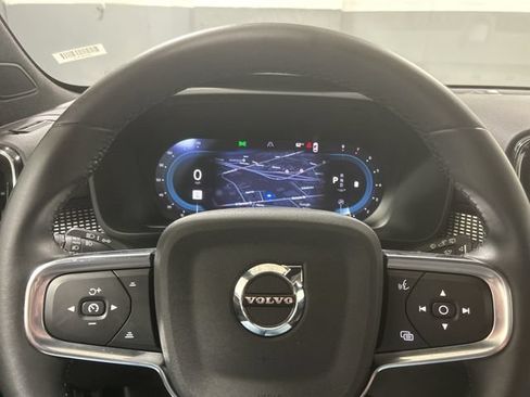 Used 2025 Volvo XC40 B5 Plus AWD/4WD image 13