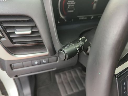 Used 2022 Nissan Rogue Platinum w/ Head-Up Display Package image 21