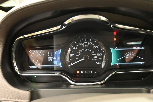 Used 2019 Lincoln MKT AWD image 9