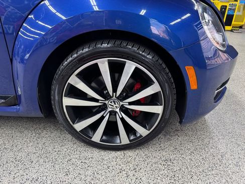 Used 2013 Volkswagen Beetle 2.0T FWD image 32