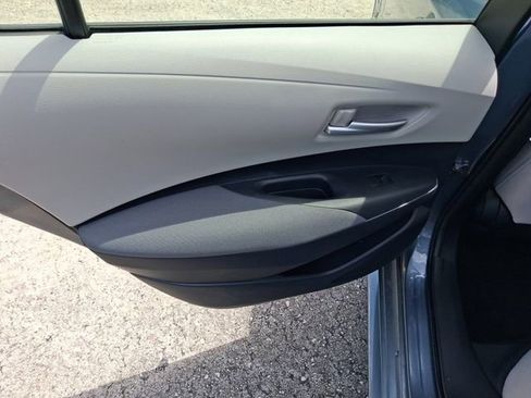 Used 2021 Toyota Corolla LE image 9