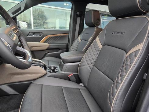 New 2026 GMC Canyon Denali image 14
