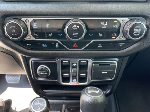 Used 2024 Jeep Wrangler Sport S w/ Convenience Group image 39