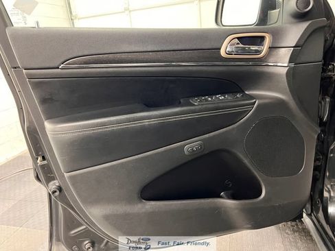 Used 2015 Jeep Grand Cherokee Limited w/ Luxury Group II AWD/4WD image 25