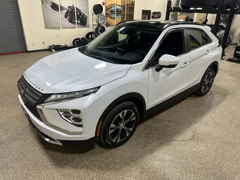 Used 2022 Mitsubishi Eclipse Cross SE image 3