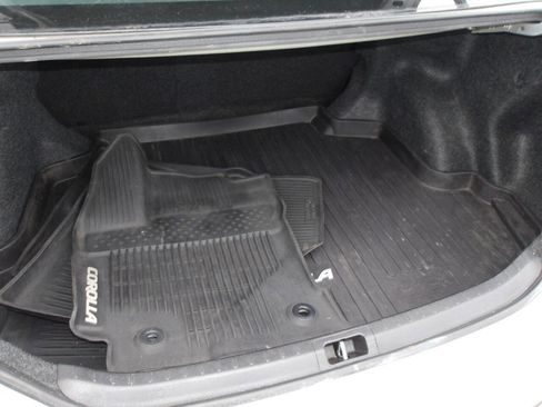 Used 2018 Toyota Corolla LE image 21