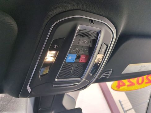 Used 2024 Jeep Wagoneer L Series III w/ Flexible Seating Group image 25