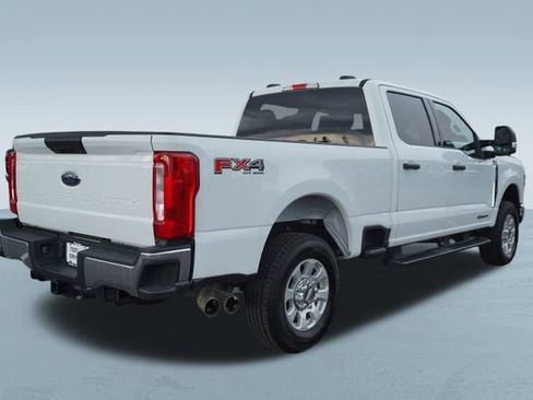 Used 2023 Ford F250 XLT w/ FX4 Off-Road Package image 9
