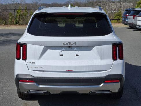 New 2026 Kia Sorento S image 6