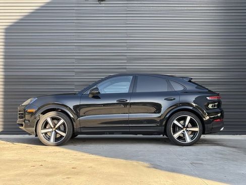Certified 2025 Porsche Cayenne Coupe image 2