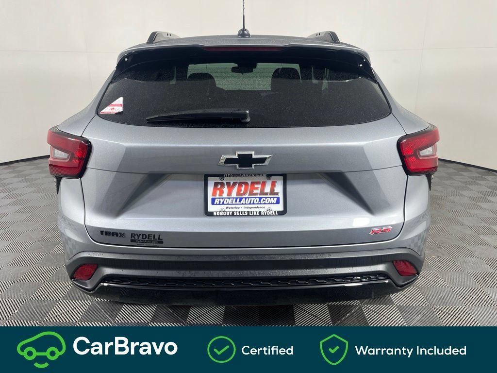 Used 2025 Chevrolet Trax RS w/ Sunroof Package FWD image 5