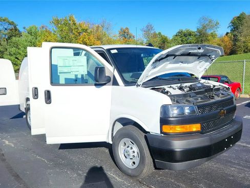 New 2025 Chevrolet Express 2500 Extended w/ Driver Convenience Package RWD image 23