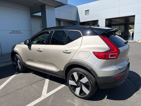 Used 2023 Volvo XC40 Recharge Ultimate w/ Protection Package Premier AWD/4WD image 4