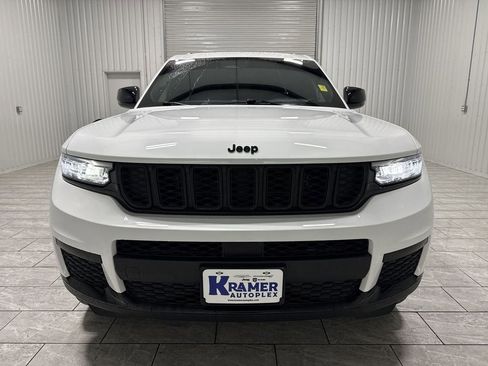 Used 2025 Jeep Grand Cherokee L Altitude RWD image 32