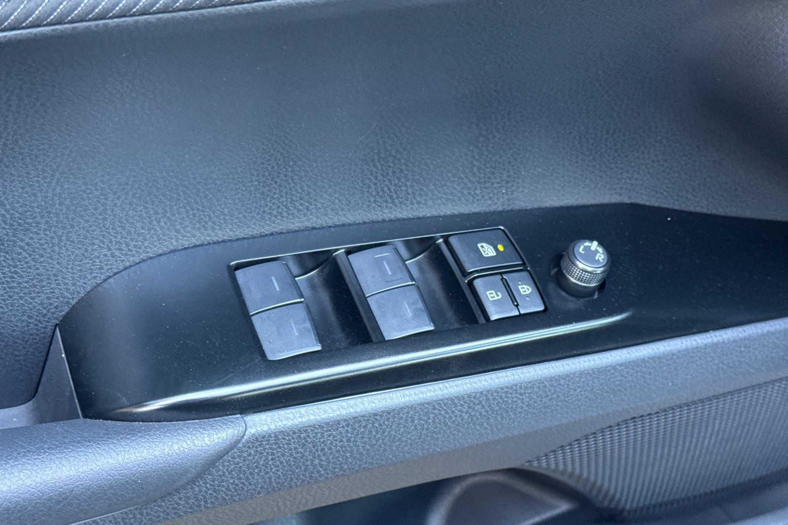 Used 2026 Toyota Camry Hybrid FWD image 15