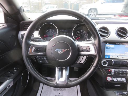 Used 2017 Ford Mustang Premium image 20
