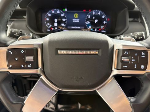 Used 2023 Land Rover Discovery S AWD/4WD image 23