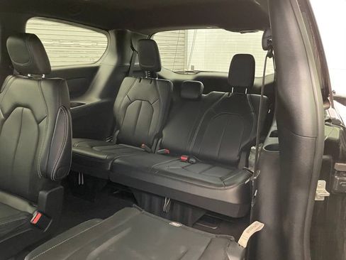 New 2026 Chrysler Pacifica Select FWD image 17