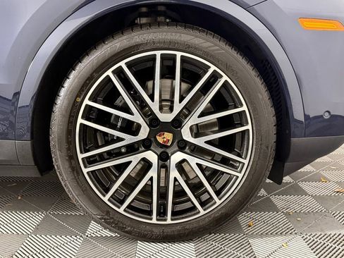 Certified 2025 Porsche Cayenne S image 14