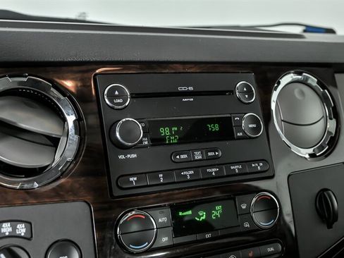 Used 2010 Ford F250 Lariat image 28