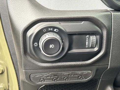 Used 2025 Jeep Wrangler Unlimited Sport AWD/4WD image 20